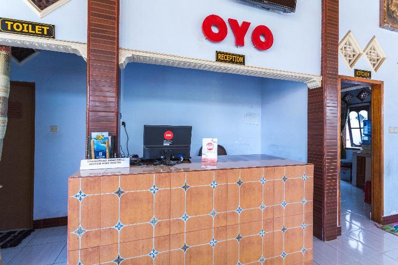 Oyo 1895 Lamancha Homestay Kuta  Экстерьер фото