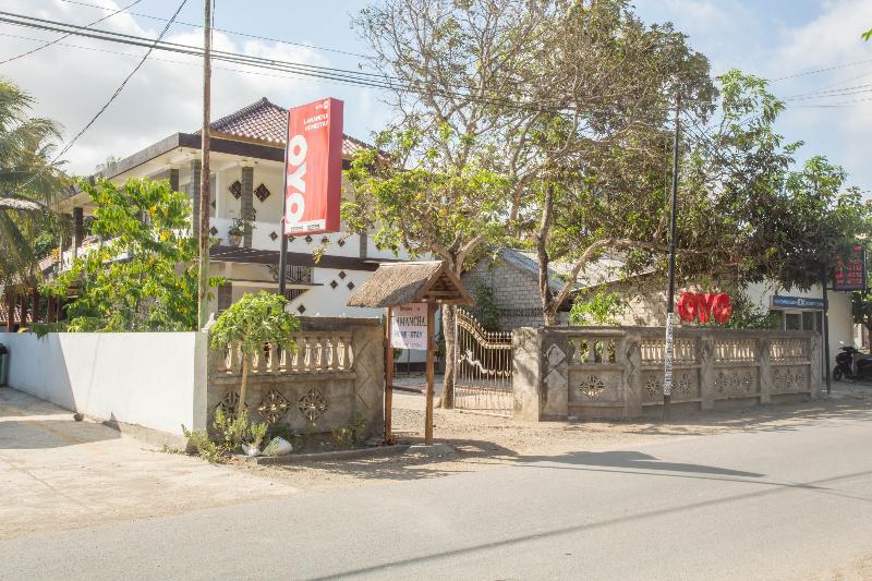 Oyo 1895 Lamancha Homestay Kuta  Экстерьер фото