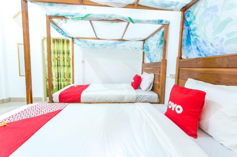 Oyo 1895 Lamancha Homestay Kuta  Экстерьер фото