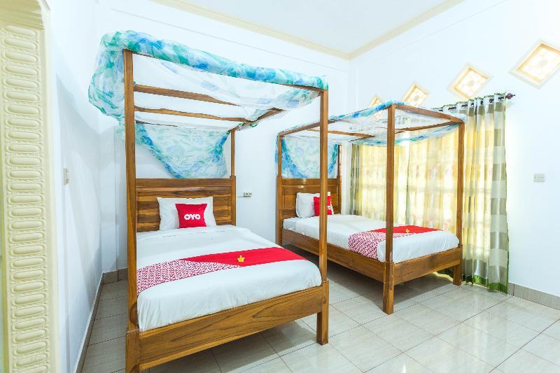 Oyo 1895 Lamancha Homestay Kuta  Экстерьер фото