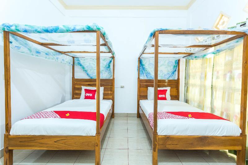 Oyo 1895 Lamancha Homestay Kuta  Экстерьер фото
